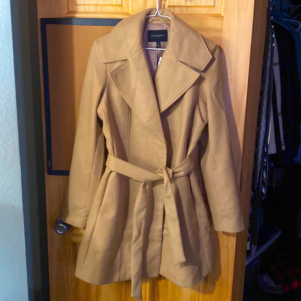Banana Republic “Camel” colored tie waist coat